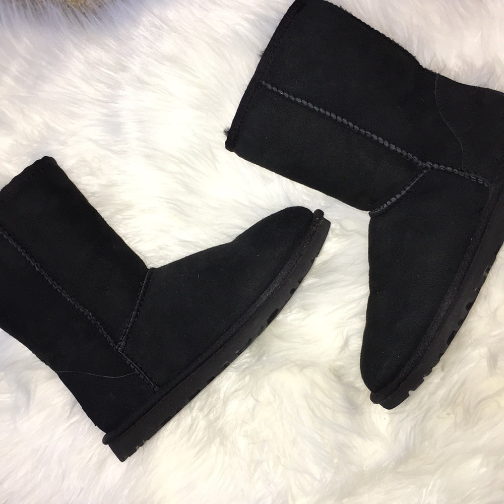 UGGS